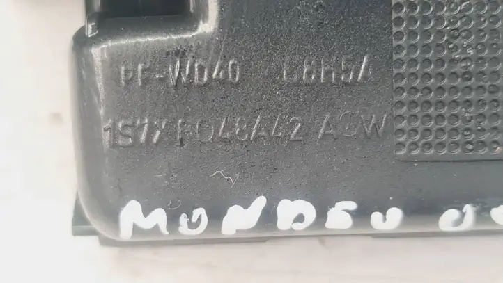 Ford Mondeo Mk III (2000 - 2007) 1S7XF048A42 Задняя пепельница — фото 4
