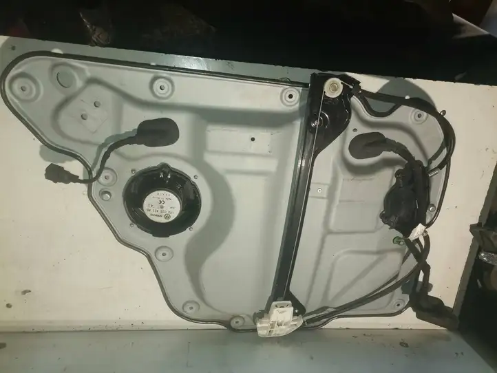 Volkswagen Touran I (2003 - 2010) 1K0959704AK Стеклоподъемник задней двери — фото 2