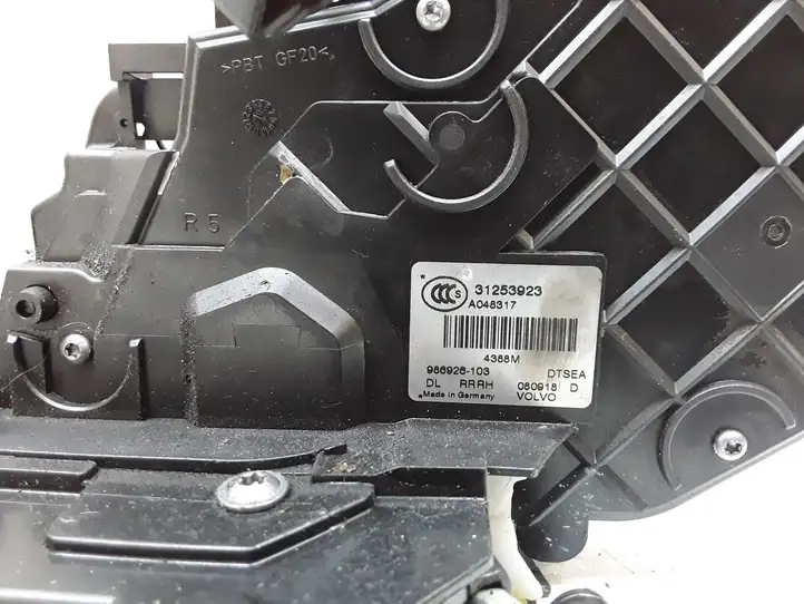 Volvo V70 (2007 - 2013)  31253923 Замок задней двери