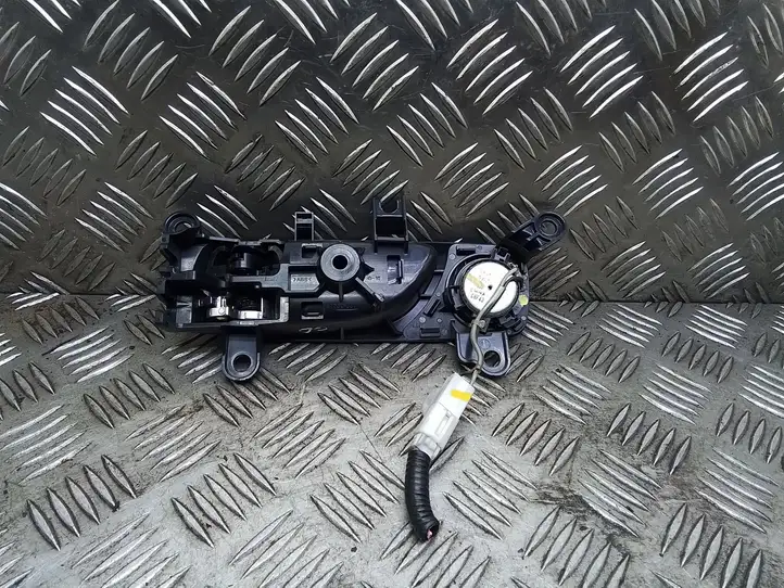 Lexus IS 220D-250-350 (2005 - 2010) 6773053010 Внутренняя ручка задней двери — фото 3