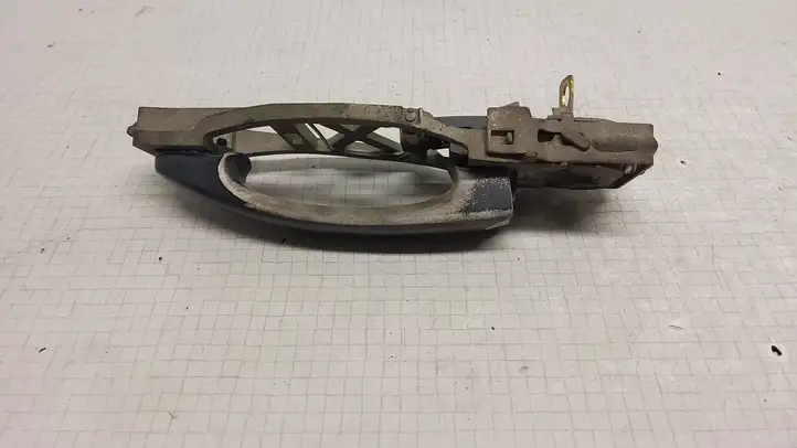 Volkswagen Transporter-Caravelle (2003 - 2009)  7H0837805 Крепление для наружной ручки передней двери