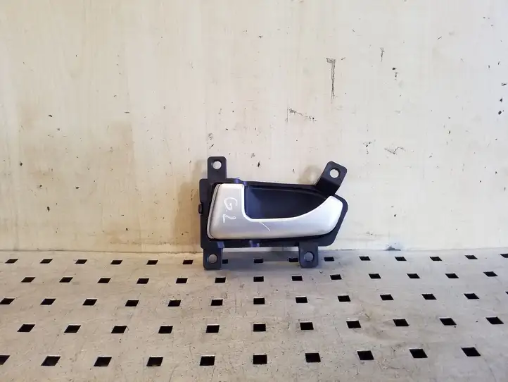 Kia Sportage   826103U000 Внутренняя ручка