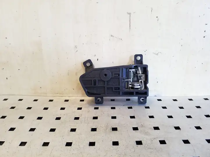 Kia Sportage   826103U000 Внутренняя ручка