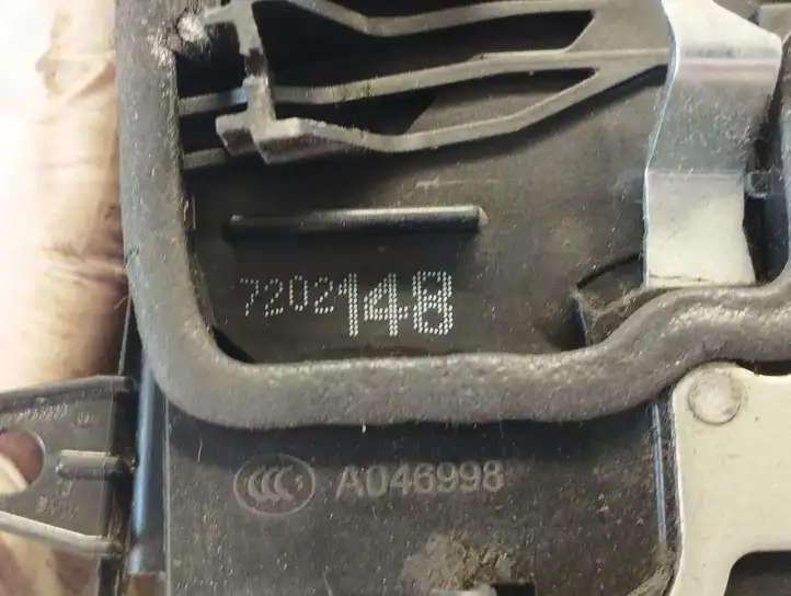 BMW 1 E81 E87 (2004 - 2011)  7202148 Замок задней двери