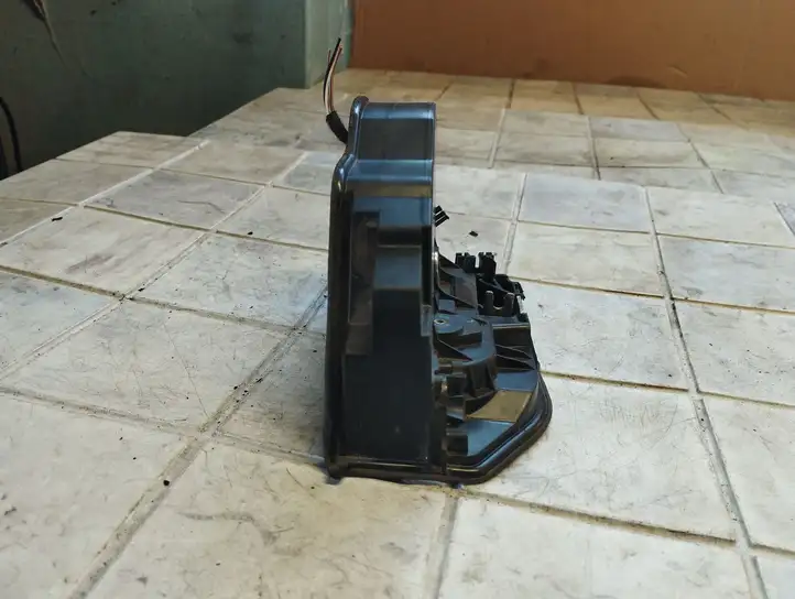 BMW 1 E81 E87 (2004 - 2011)  7202148 Замок задней двери