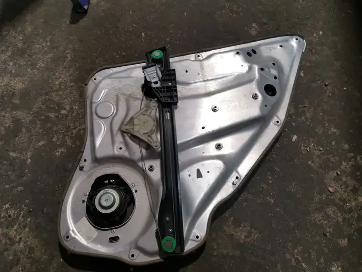 Mercedes-Benz C W204 (2007 - 2014)  A2048200542 Передний комплект электрического механизма для подъема окна