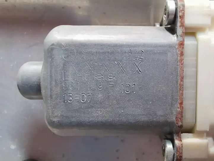 Mercedes-Benz C W204 (2007 - 2014)  A2048200542 Передний комплект электрического механизма для подъема окна