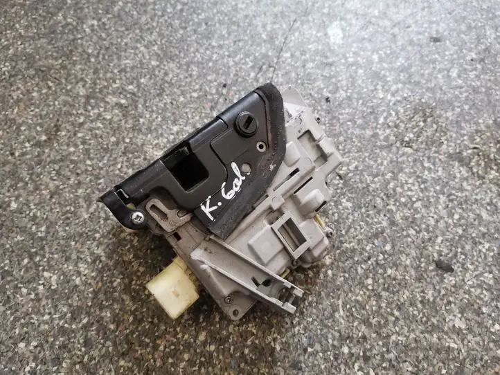 Volkswagen PASSAT B6 (2005 - 2010)  3C4839015A Замок задней двери