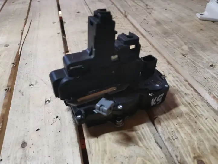 Opel Antara (2006 - 2011)   Замок задней двери