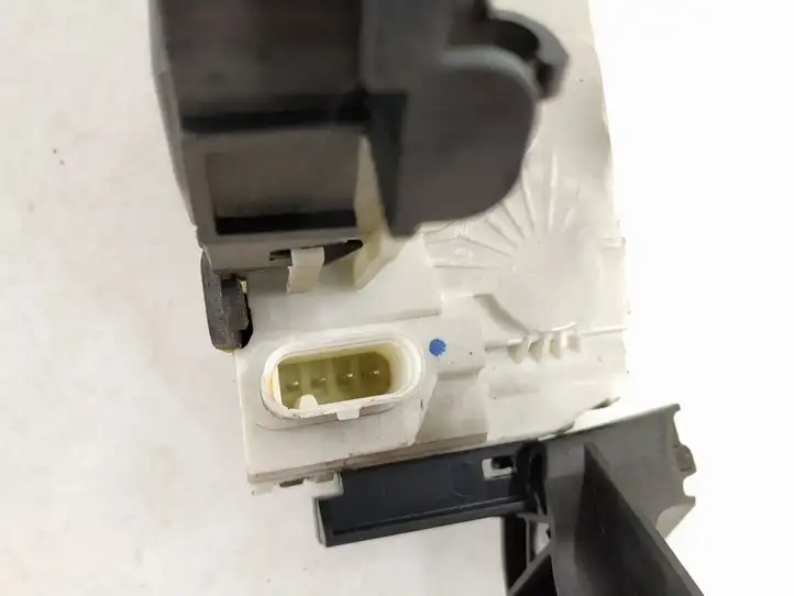 Mercedes-Benz C W204 (2007 - 2014)  DALISID5113 Замок задней двери