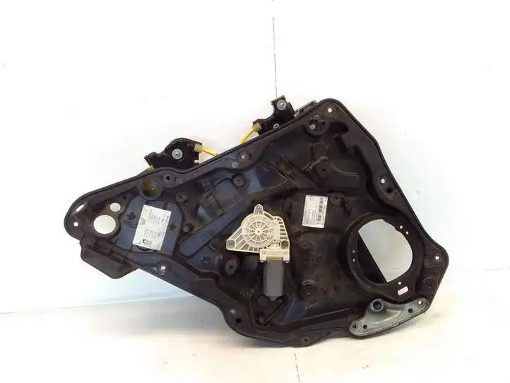 Mercedes-Benz CLA C117,X117,W117 (2013 - 2019) A2047602134 Стеклоподъемник передней двери (комплект) — фото 1