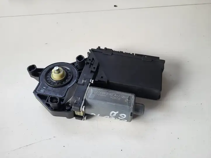 Seat Exeo (3R) (2008 - 2013) Стеклоподъемник задней двери — фото 4