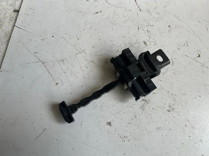 Skoda Citigo (2011 - 2017)  1S4839249A Ограничитель открывания задней двери