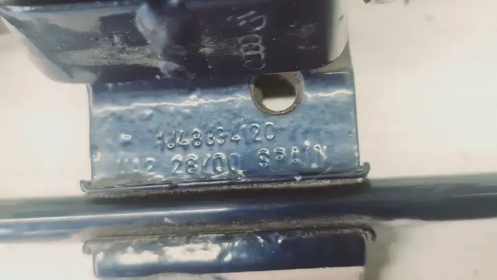 Volkswagen Golf IV (1998 - 2005)  1J4833412C Нижняя петля задней двери