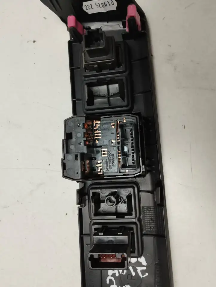 Toyota Avensis T270 (2009 - 2012)  5544605050 Включатель зеркал