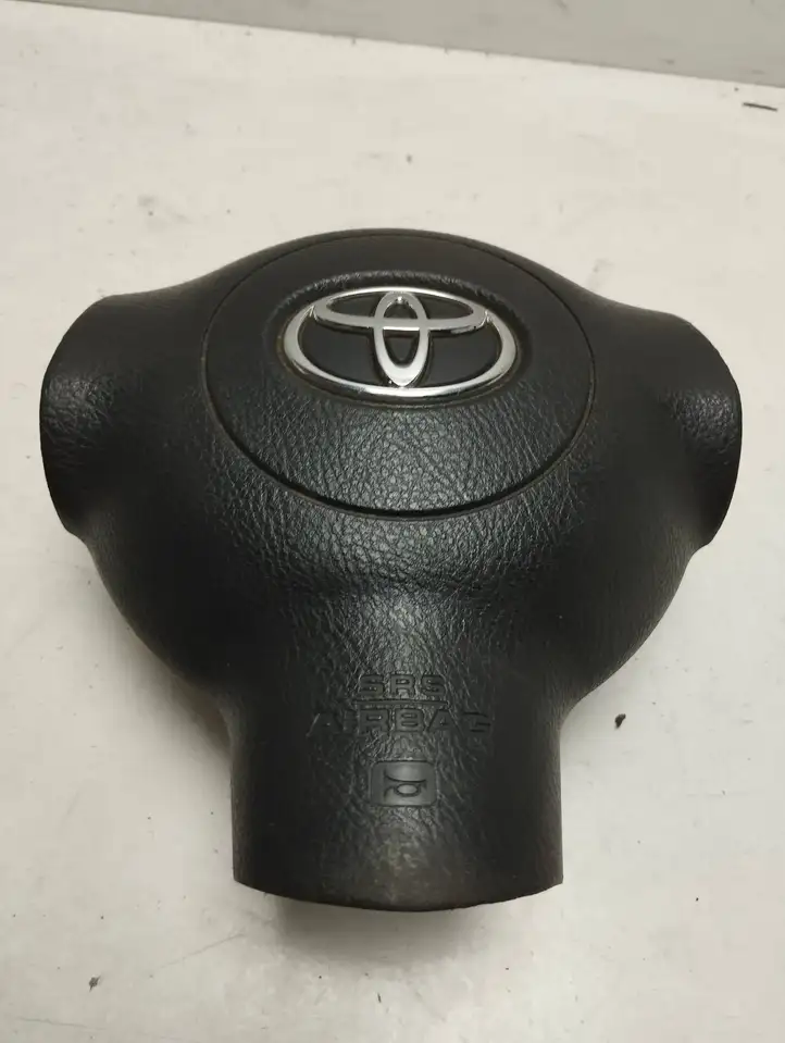 Toyota Corolla E120 E130 (2004 - 2007) Подушка безопасности руля — фото 1