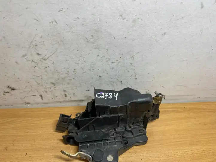 Mercedes-Benz E W210 (1995 - 2002)  2027204435 Замок передней двери