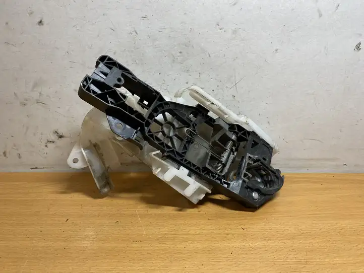 Volkswagen PASSAT B6 (2005 - 2010) 3C0837867B Наружная ручка двери — фото 2