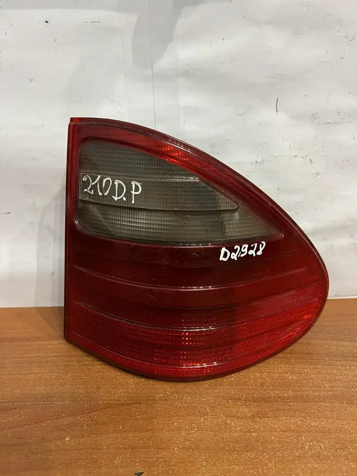 Mercedes-Benz E W210 (1995 - 2002) 198202 Задняя часть кузова — фото 2