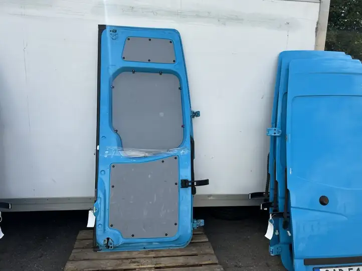 Mercedes-Benz Sprinter W906 (2006 - 2018) 9067400905 Багажная дверь — фото 6