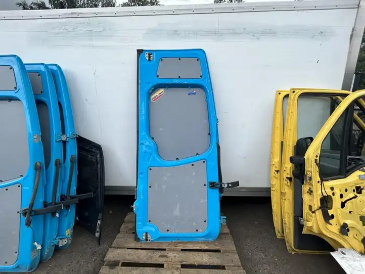 Mercedes-Benz Sprinter W906 (2006 - 2018) 2E1827091Q Багажная дверь — фото 4