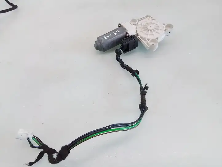 Mercedes-Benz E W211 (2002 - 2009)   Механизм подъема окон задней двери