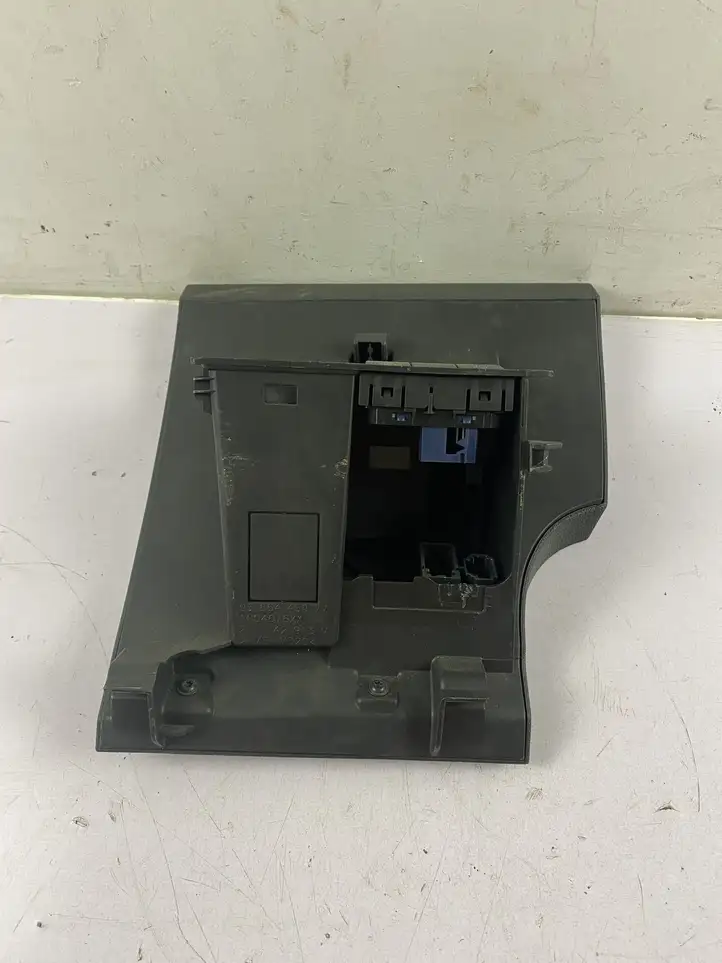 Peugeot 508 (2014 - 2018)  9686445977 Ящик для вещей