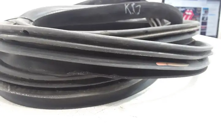 Volvo V70 (2004 - 2007)   Уплотнительная резина (на кузове)