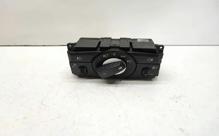 BMW 5 E60 E61 (2004 - 2010) 6988555 Включатель фонарей — фото 1