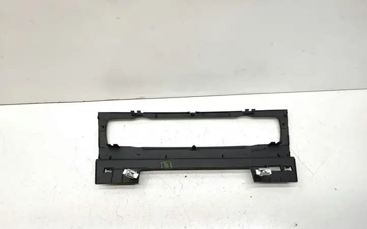 BMW X1 E84 (2009 - 2015)  2991261 Отделка радио/ навигации