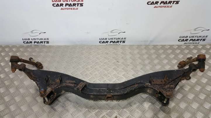 443505109A Audi 100 200 5000 C3 Galinis traversas