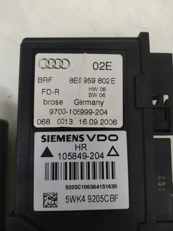 Audi A4 S4 B7 8E 8H (2004 - 2009) 8E0959802E Стеклоподъемник задней двери — фото 9