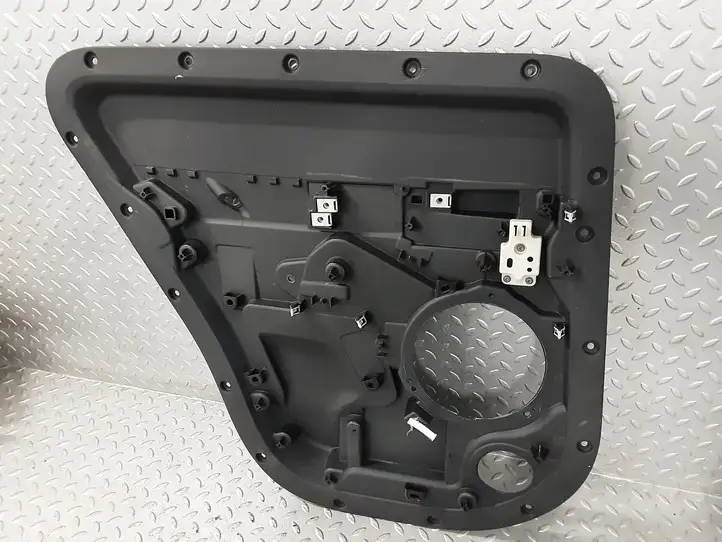 Land Rover Defender (2020 - ) L8B224767AF8PVJ Обшивка задней двери — фото 1