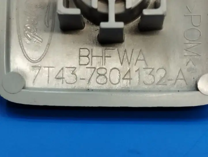 Ford Edge I (2007 - 2014)  7T437804132 Держатель щитка от солнца