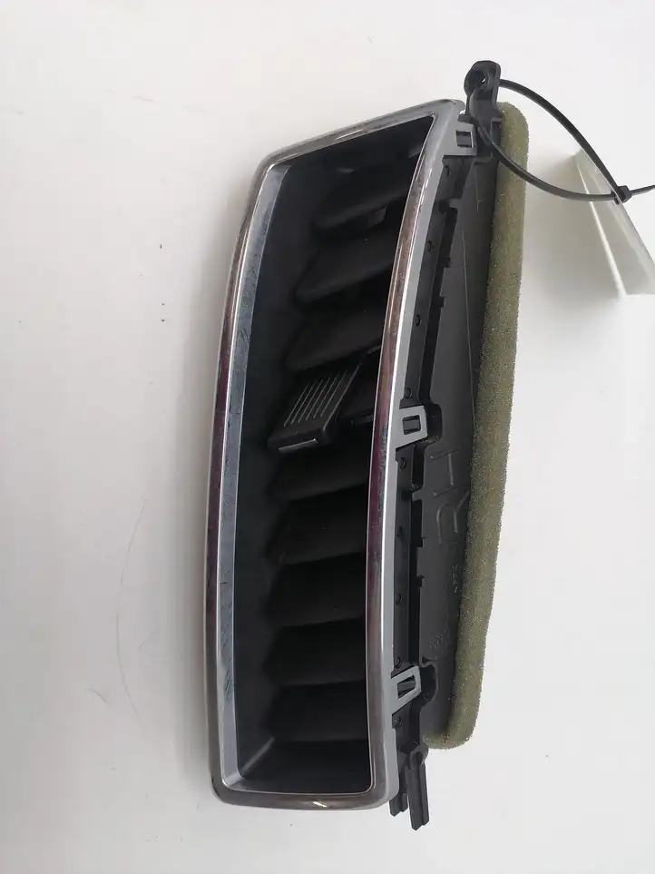 Ford Edge I (2007 - 2014) 7T4319C681 Центральный воздушный дефлектор — фото 8