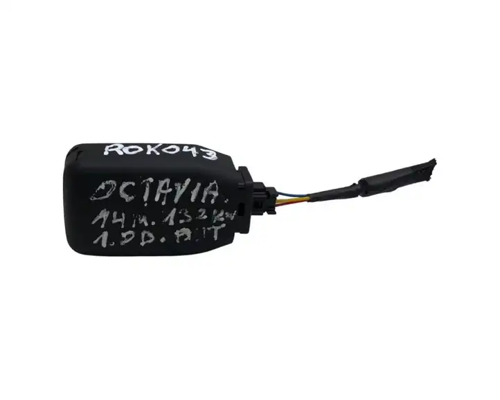 Toyota Prius (XW30) (2009 - 2015) 8994142010 Датчик дождя — фото 3