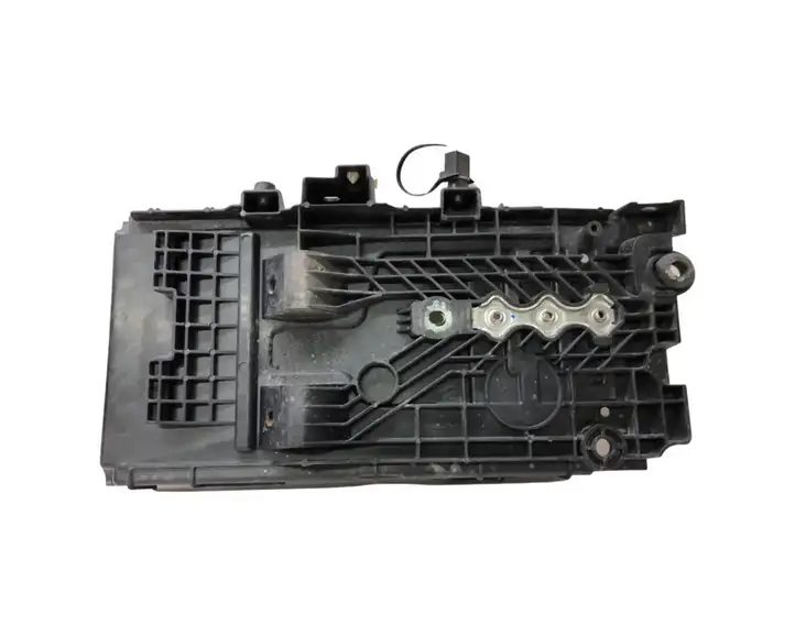 Ford Mondeo MK V (2014 - ) DG9310723A Площадка аккумулятора — фото 3