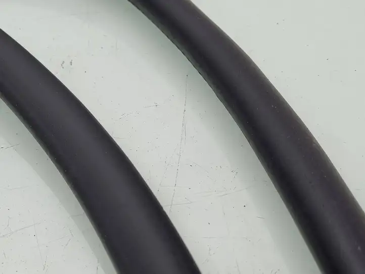 Volkswagen Touareg I (2002 - 2010)  7L0867367G Уплотнительная резина (на кузове)