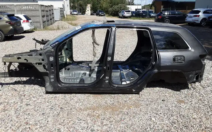 Jeep Grand Cherokee (2010 - 2021) Кузов — фото 1