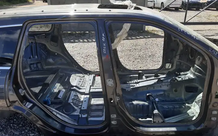 Jeep Grand Cherokee (2010 - 2021) Кузов — фото 4