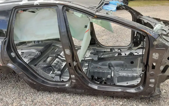 Jeep Grand Cherokee (2010 - 2021) Кузов — фото 2