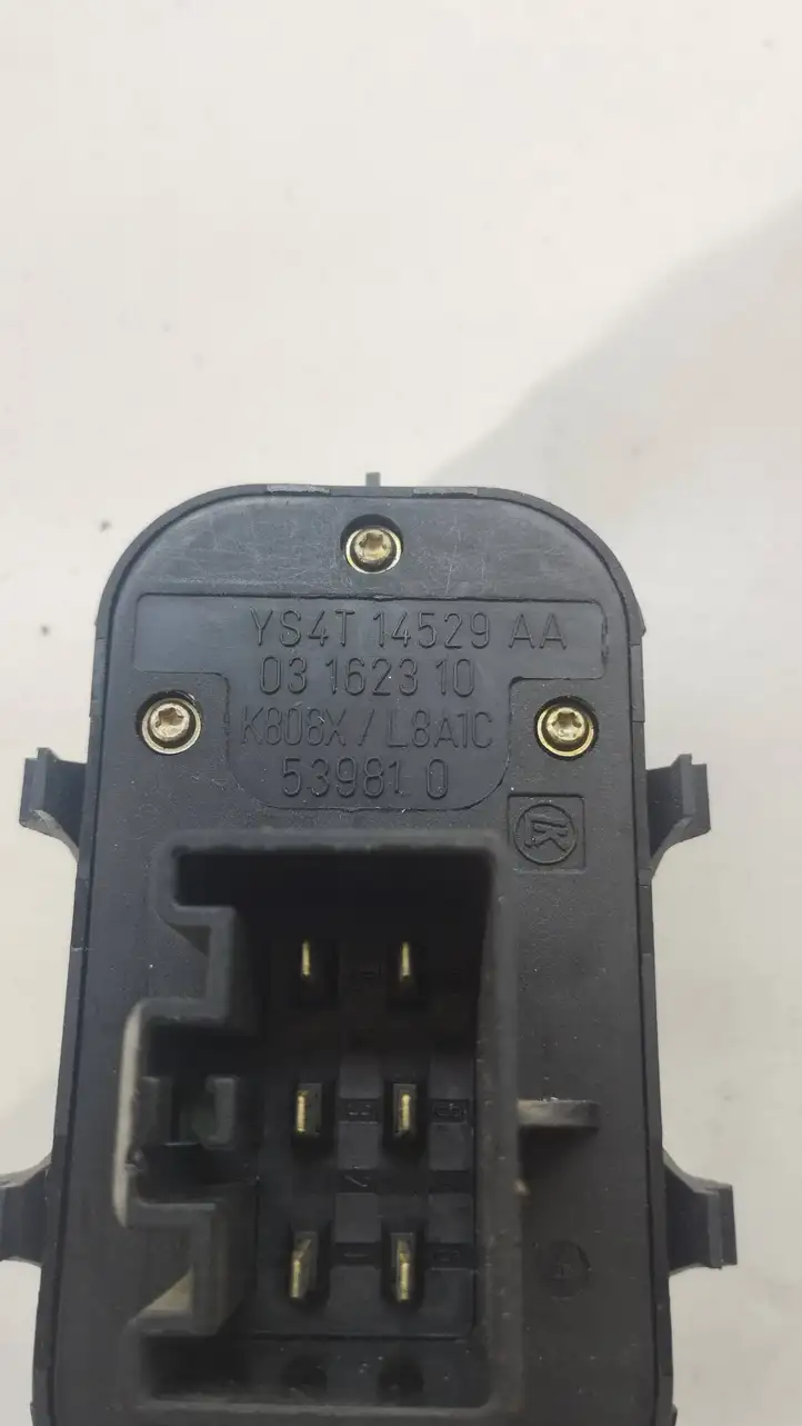 Ford Focus (1998 - 2004) YS4T14529AA Кнопка стеклоподъемников — фото 2