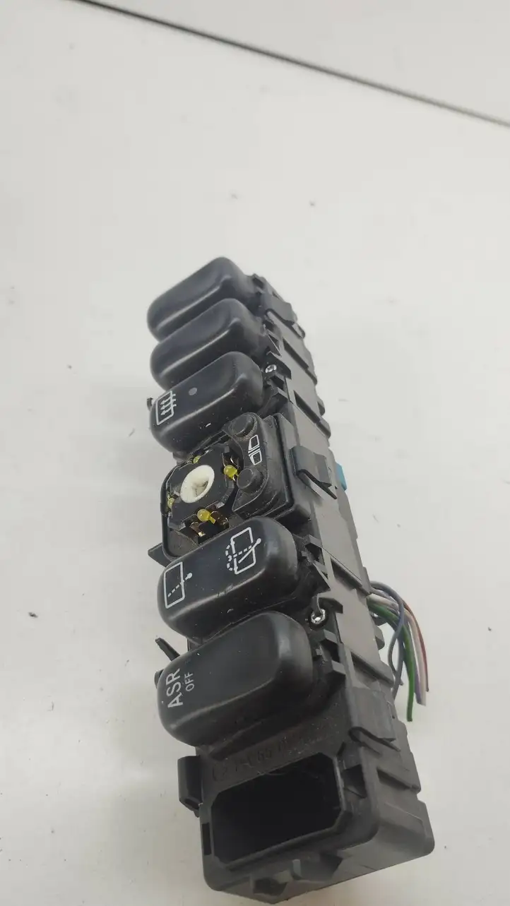 Mercedes-Benz C W203 (2000 - 2007) 1688203610 Другие включатели / ручки/ переключатели — фото 1
