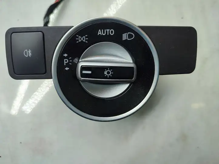 Mercedes-Benz GLK X204 (2008 - 2016) A2129050551 Включатель фонарей — фото 3