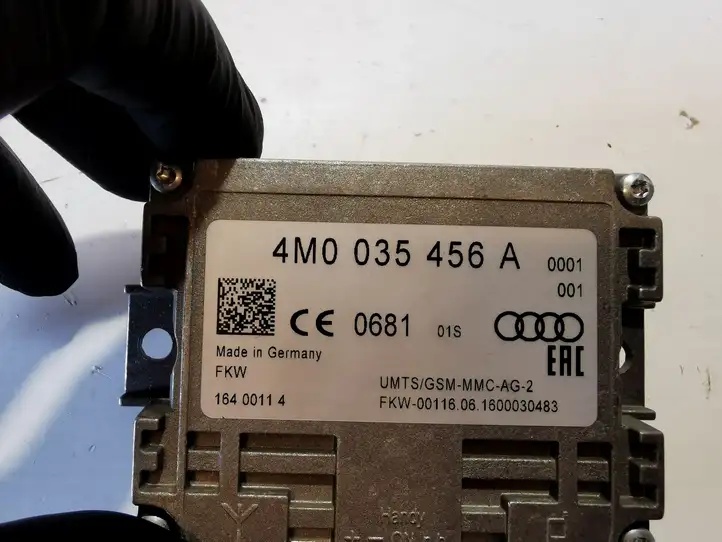 Audi Q7 4M (2015 - ) 4M0035456A Усилитель антенны — фото 4