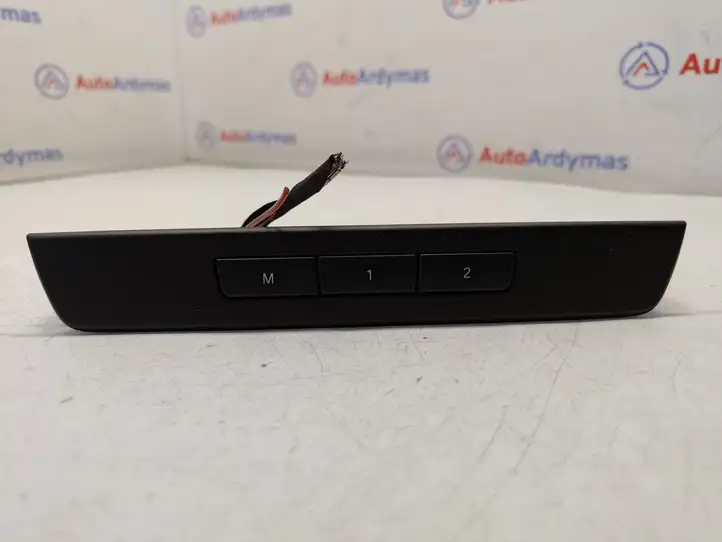 BMW 5 F10 F11 (2009 - 2016)  9215808 Включатель (включатели) памяти