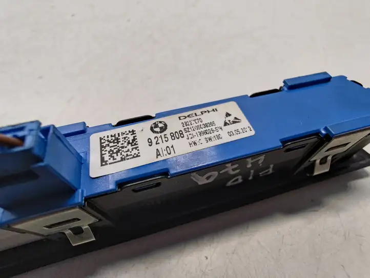 BMW 5 F10 F11 (2009 - 2016)  9215808 Включатель (включатели) памяти
