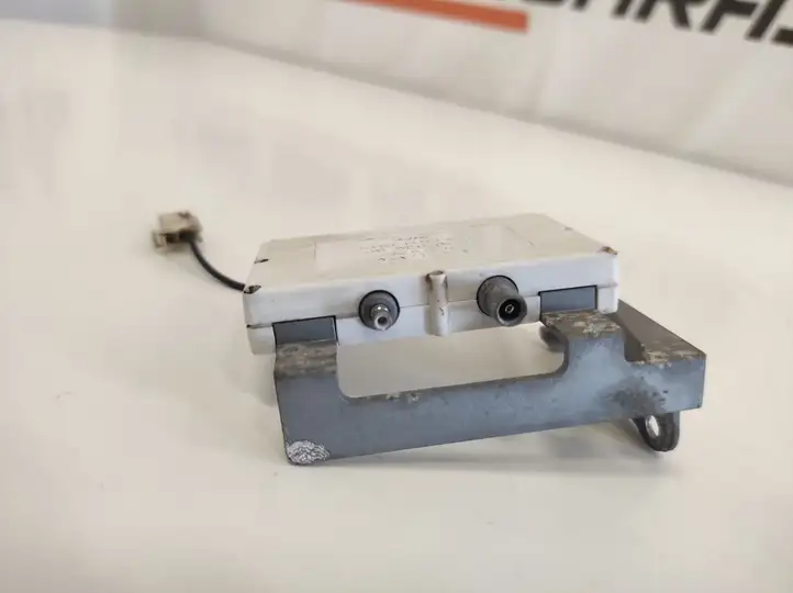 Volvo XC70 (2004 - 2007)  30679287 Усилитель антенны