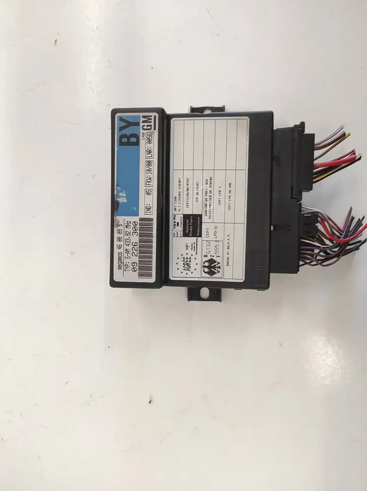 Opel Zafira (2003 - 2006)  09226300 Mодуль kомфортa