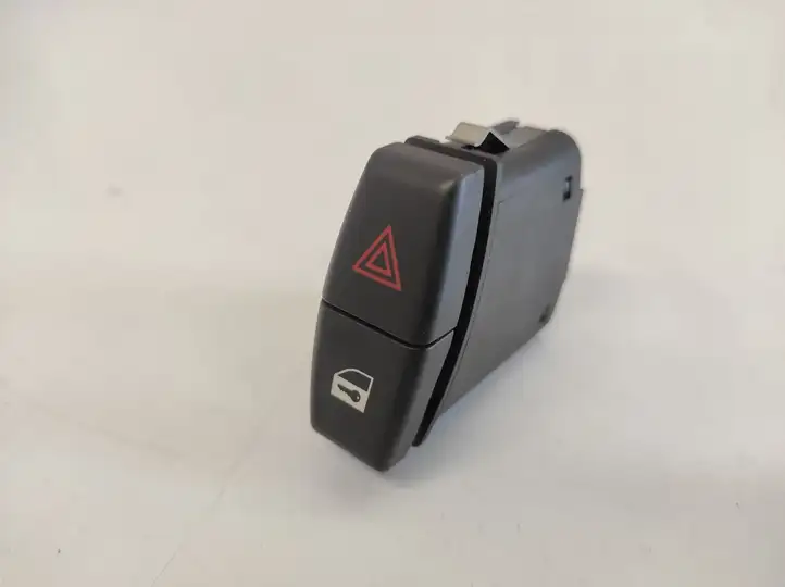 BMW X3 E83 (2003 - 2010)  6131691950604 Включатель аварийных фонарей